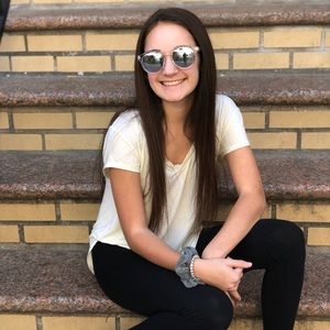 Meet your Posher, Brooke